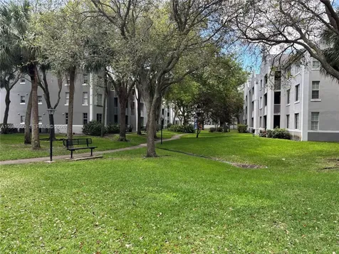 655 SW 111th Way Pembroke Pines FL 33025