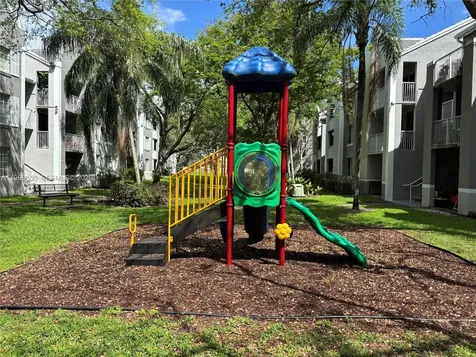 655 SW 111th Way Pembroke Pines FL 33025