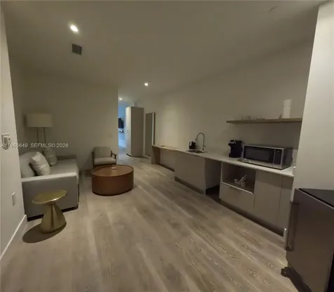 239 SW 9th Street Miami FL 33130