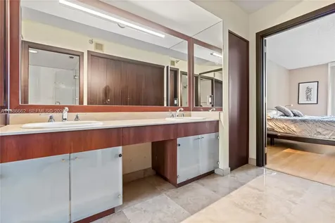 19101 NE 36th Court Aventura FL 33180