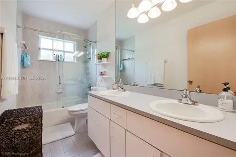 10422 SW 121st Street Miami FL 33176