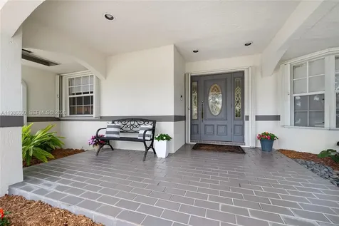 10422 SW 121st Street Miami FL 33176