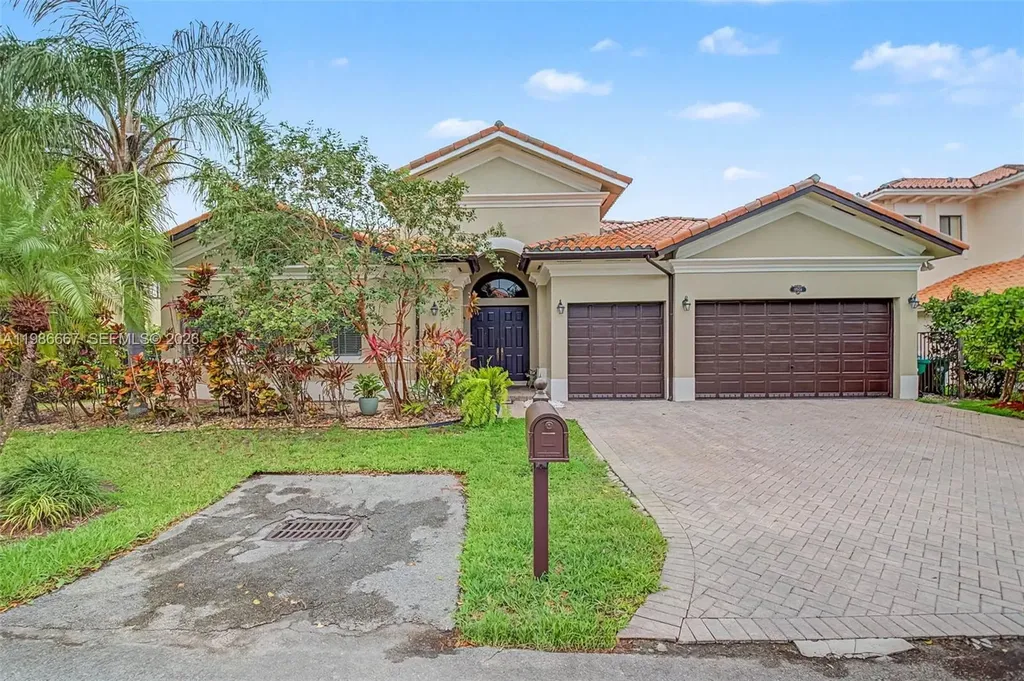 19528 SW 79th Place Cutler Bay FL 33157