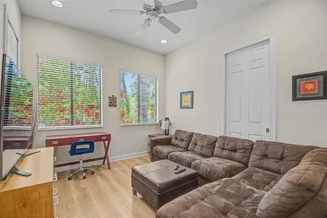 19528 SW 79th Place Cutler Bay FL 33157