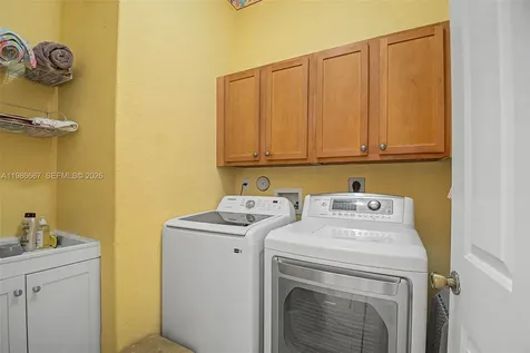19528 SW 79th Place Cutler Bay FL 33157