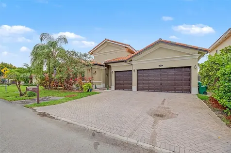19528 SW 79th Place Cutler Bay FL 33157