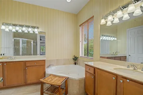 19528 SW 79th Place Cutler Bay FL 33157