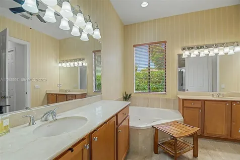 19528 SW 79th Place Cutler Bay FL 33157