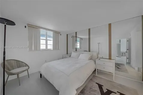 465 Ocean Drive Miami Beach FL 33139