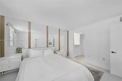 465 Ocean Drive Miami Beach FL 33139