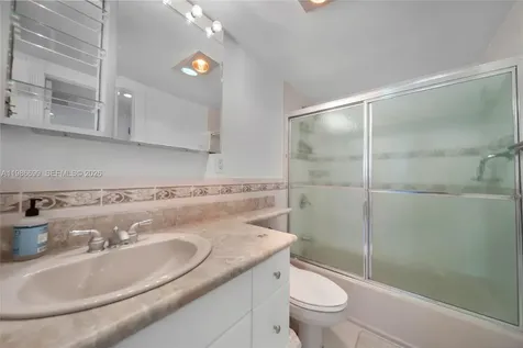 465 Ocean Drive Miami Beach FL 33139