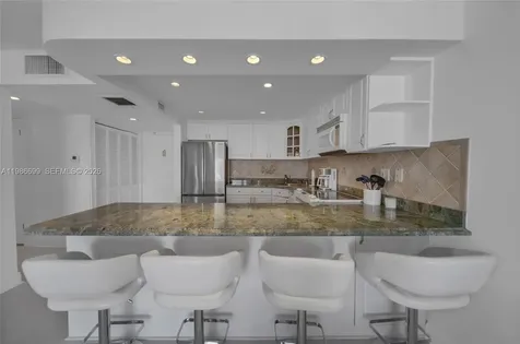 465 Ocean Drive Miami Beach FL 33139