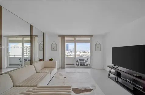465 Ocean Drive Miami Beach FL 33139