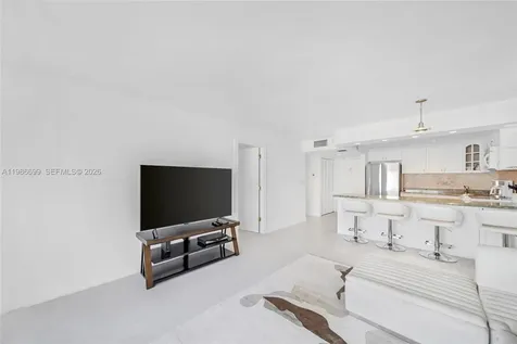 465 Ocean Drive Miami Beach FL 33139