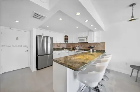 465 Ocean Drive Miami Beach FL 33139