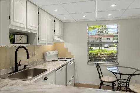 3 Abbey Lane Delray Beach FL 33446