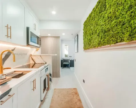 100 Collins Avenue Miami Beach FL 33139