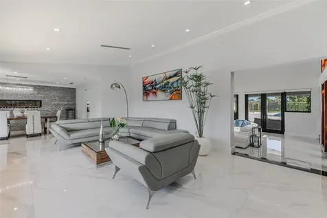 13801 SW 34th Street Miami FL 33175