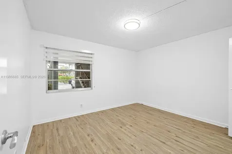1401 SW 128th Terrace Pembroke Pines FL 33027