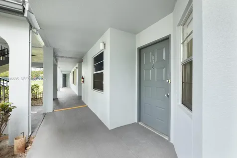 1401 SW 128th Terrace Pembroke Pines FL 33027
