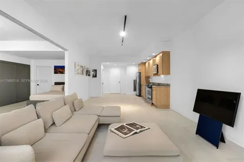 2001 Meridian Avenue Miami Beach FL 33139