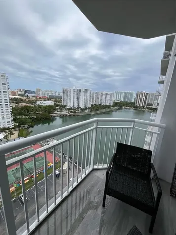 18071 Biscayne Boulevard Aventura FL 33160
