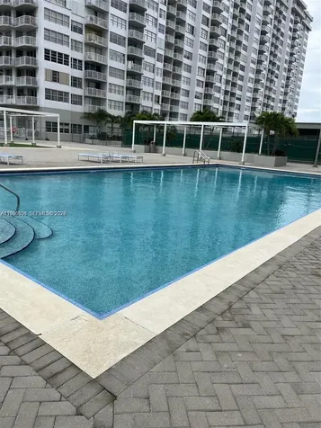 18071 Biscayne Boulevard Aventura FL 33160