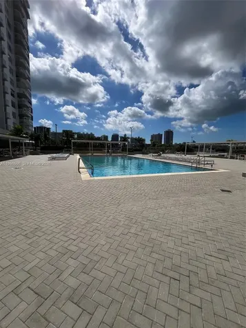 18071 Biscayne Boulevard Aventura FL 33160