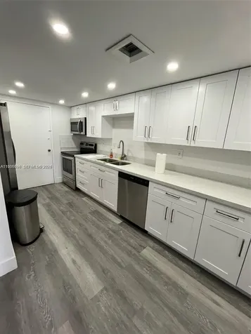 18071 Biscayne Boulevard Aventura FL 33160