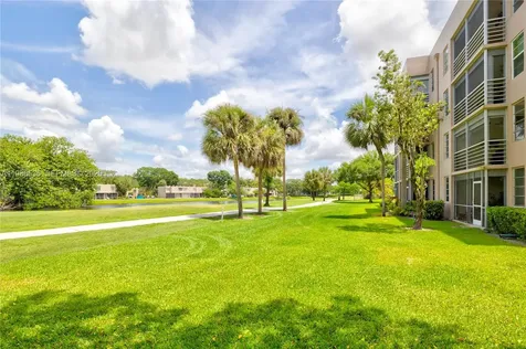 1831 Sabal Palm Drive Davie FL 33324