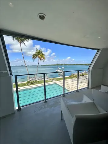 166 Harbor Drive Key Biscayne FL 33149