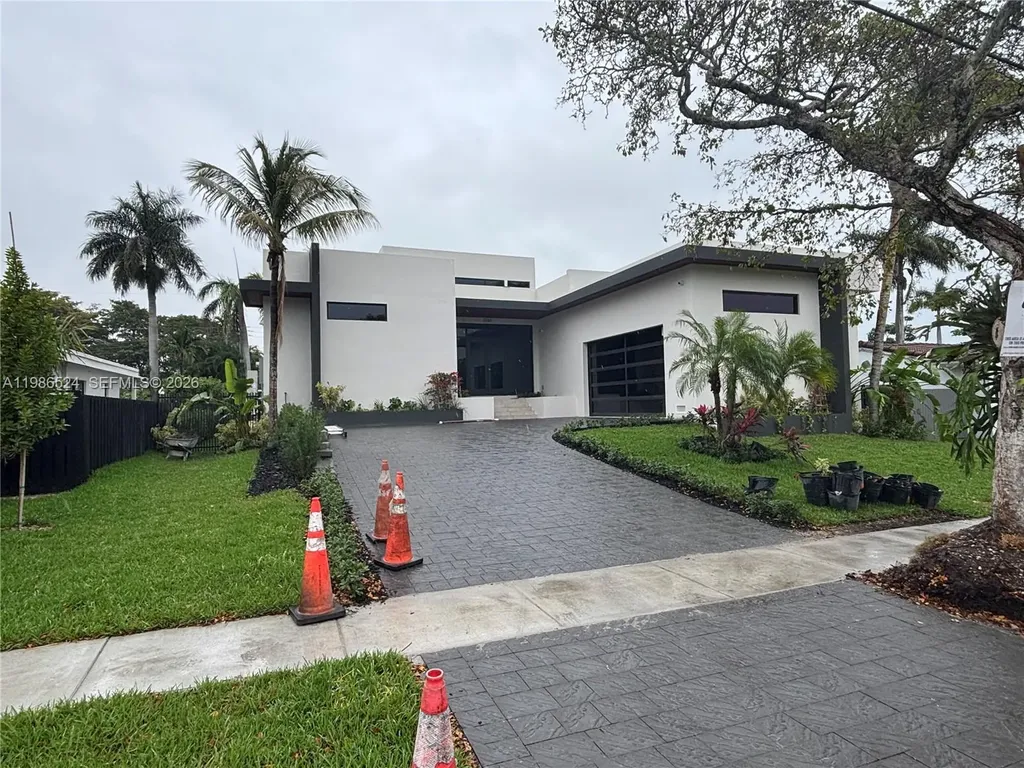 2161 NE 124th Street North Miami FL 33181