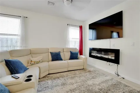 101 NE 37th Place Homestead FL 33033