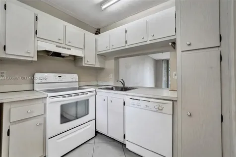 9440 Poinciana Place Davie FL 33324