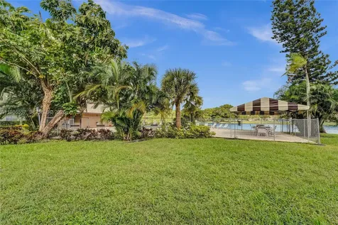 9440 Poinciana Place Davie FL 33324