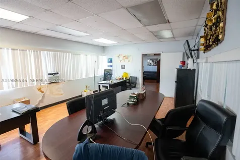 1217 NW 21st Street Miami FL 33142