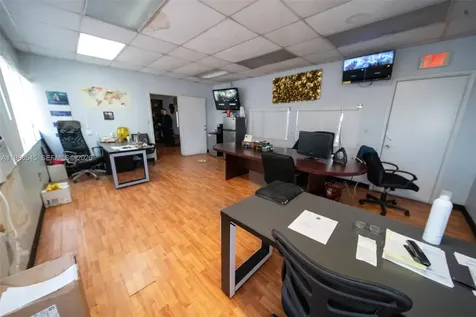 1217 NW 21st Street Miami FL 33142
