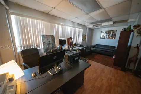 1217 NW 21st Street Miami FL 33142