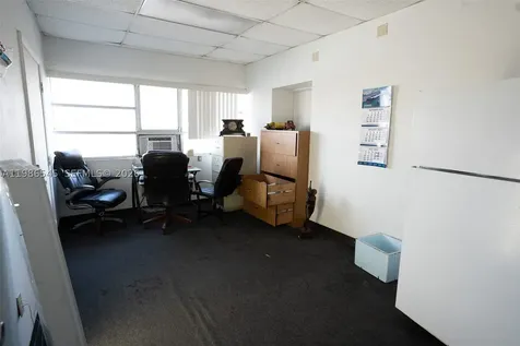 1217 NW 21st Street Miami FL 33142
