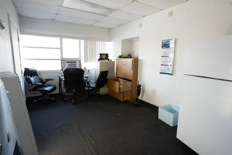 1217 NW 21st Street Miami FL 33142