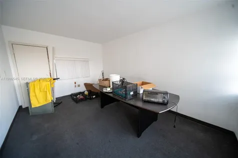 1217 NW 21st Street Miami FL 33142
