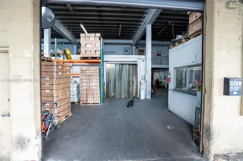 1217 NW 21st Street Miami FL 33142