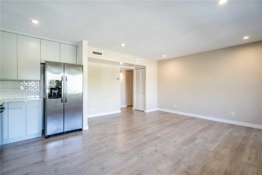 2400 NE 26th Street Fort Lauderdale FL 33305