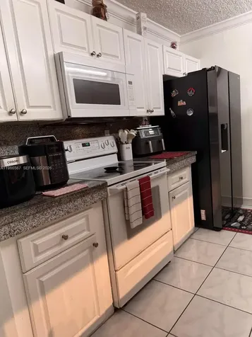 6425 W 27th Court Hialeah FL 33016