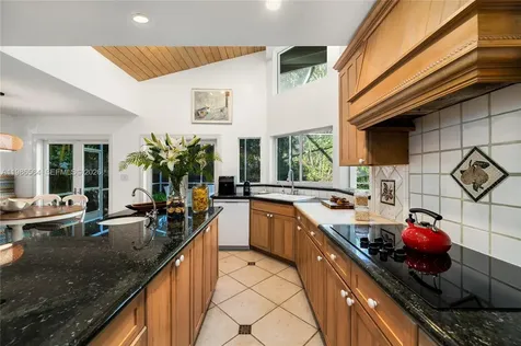 269 Cranwood Drive Key Biscayne FL 33149