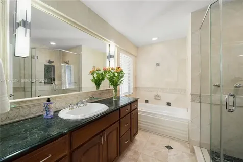 269 Cranwood Drive Key Biscayne FL 33149