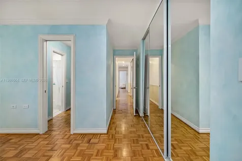 269 Cranwood Drive Key Biscayne FL 33149