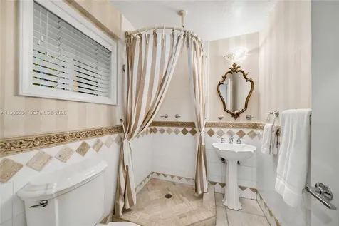 269 Cranwood Drive Key Biscayne FL 33149