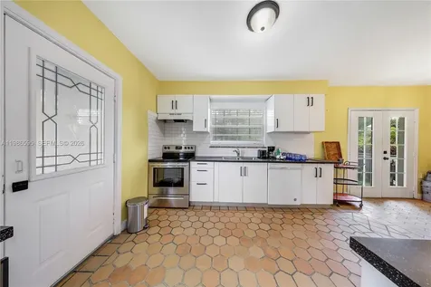 843 NW 3rd Street Miami FL 33128