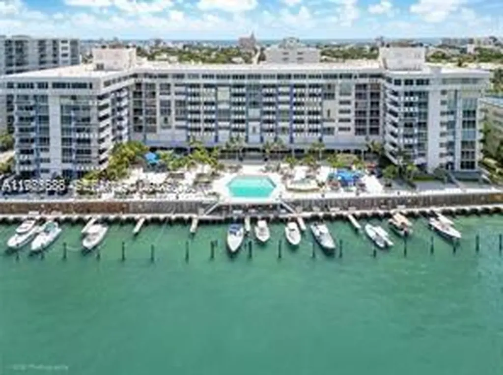 800 West Avenue Miami Beach FL 33139